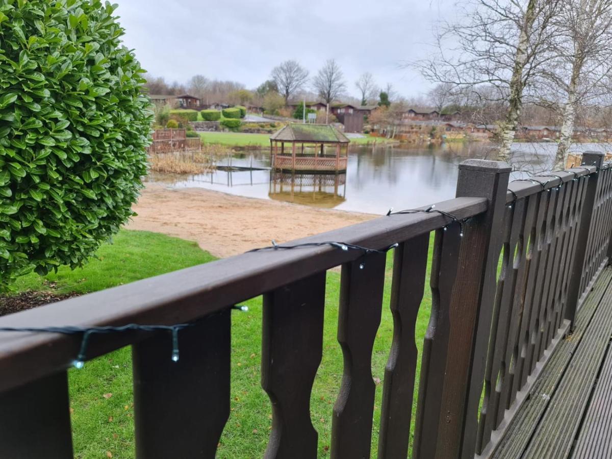 4 Bed Luxury Lodge With Hot Tub Near Lake District Warton Exterior foto