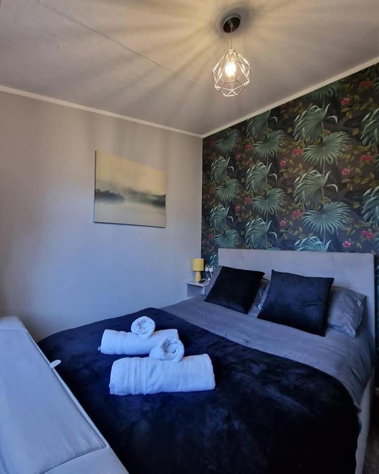 4 Bed Luxury Lodge With Hot Tub Near Lake District Warton Exterior foto